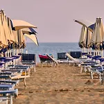 Cozy By The Апартаменти *