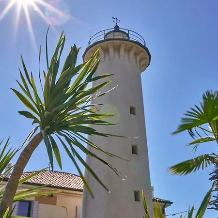 Cozy By The Апартаменти